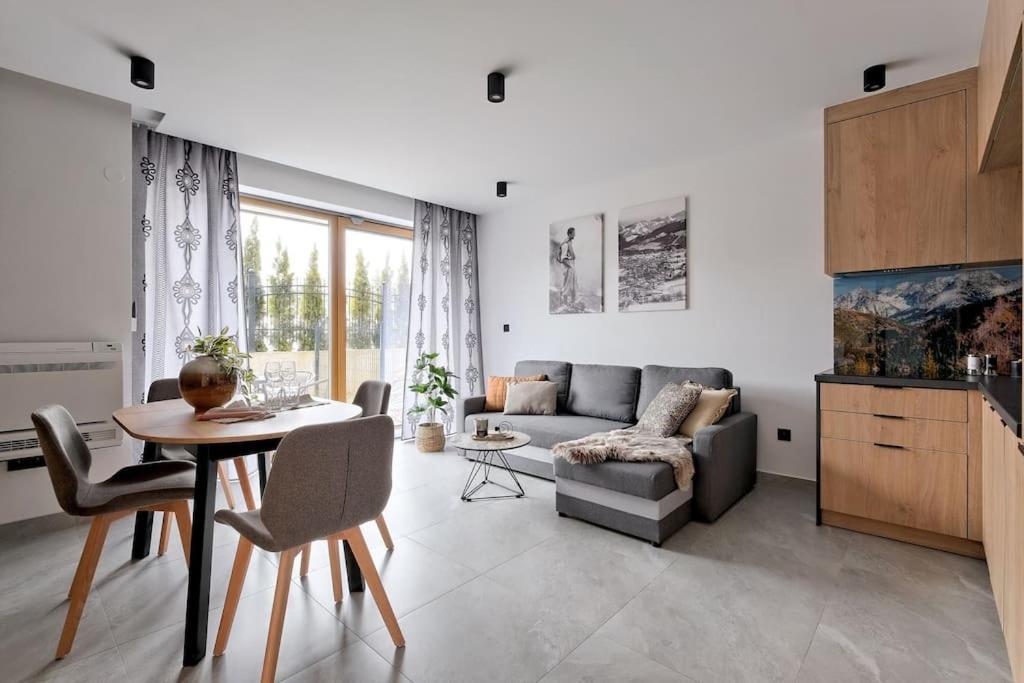 Apartment Two Bedroom With Terrace- Tatra View - Ksiezycowe - 24i