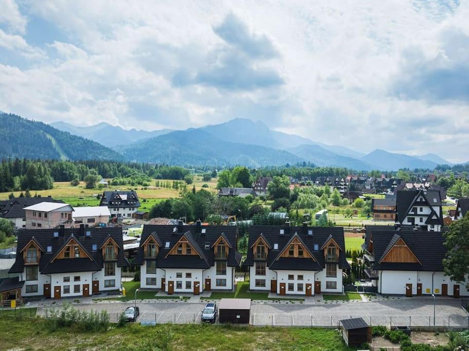 Two Bedroom With Terrace- Tatra View - Ksiezycowe - 24i Apartment *
