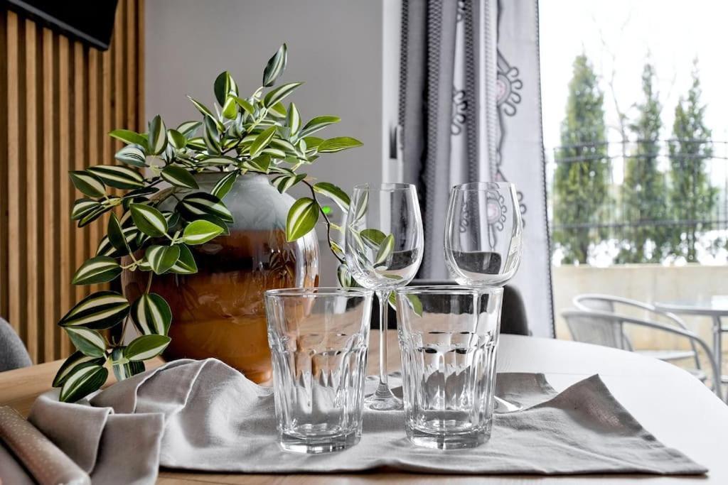 Two Bedroom With Terrace- Tatra View - Ksiezycowe - 24i Apartment