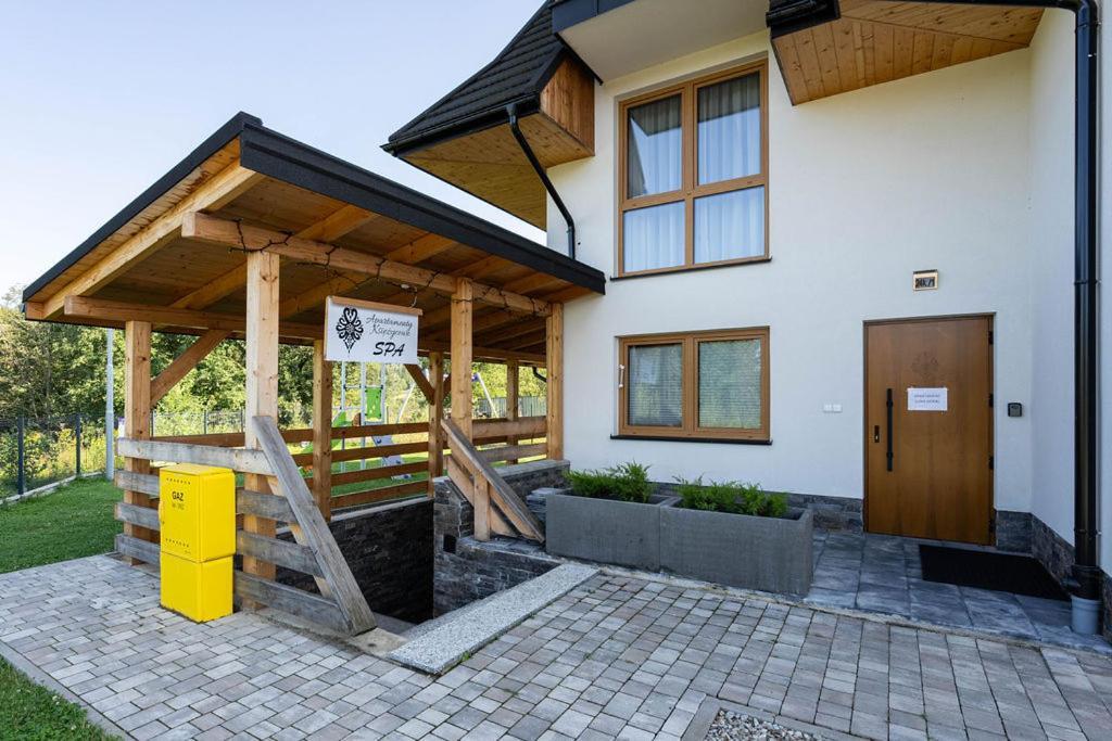 Two Bedroom With Terrace- Tatra View - Ksiezycowe - 24i Apartment